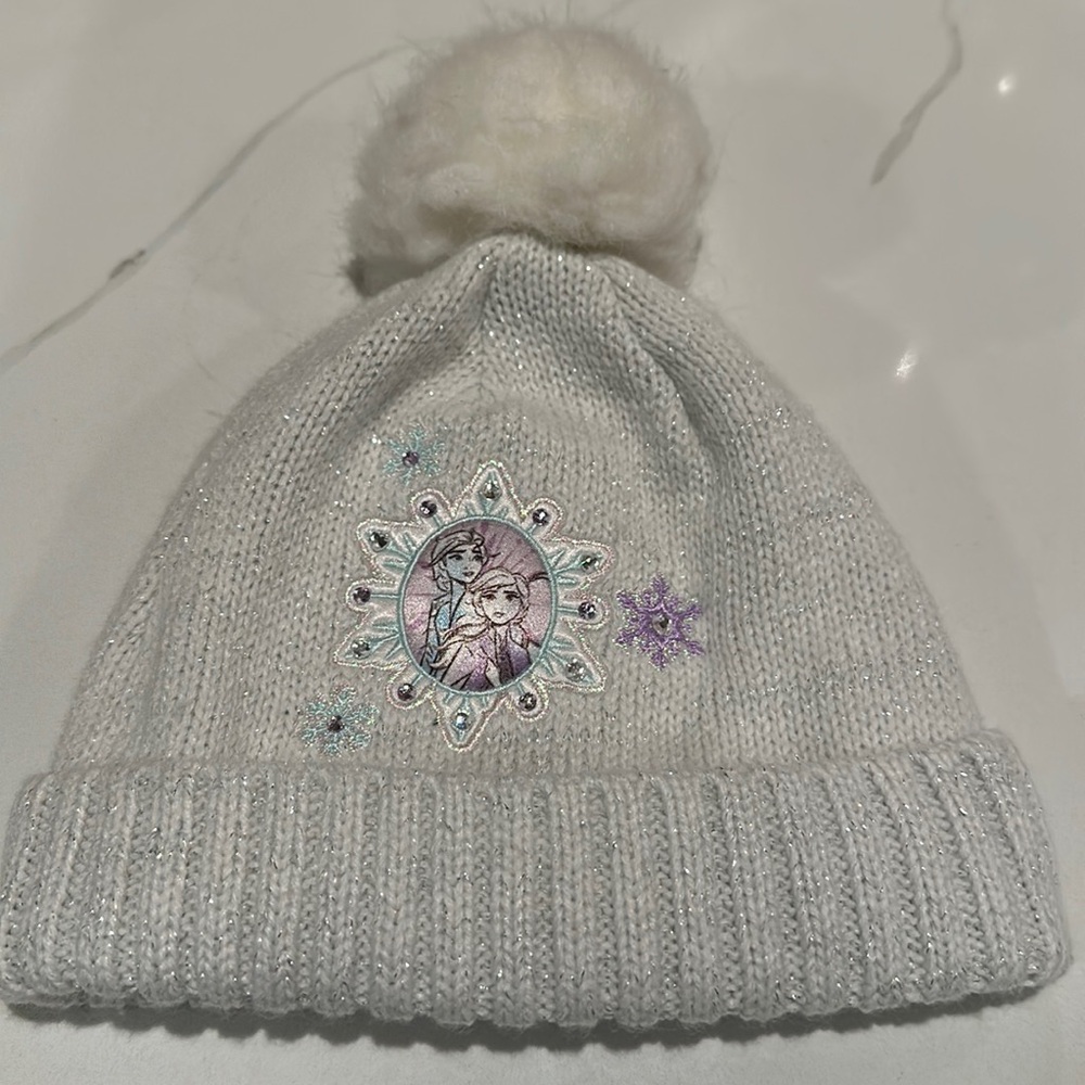 Disney Parks Frozen Girl's PomPom Beanie nwot